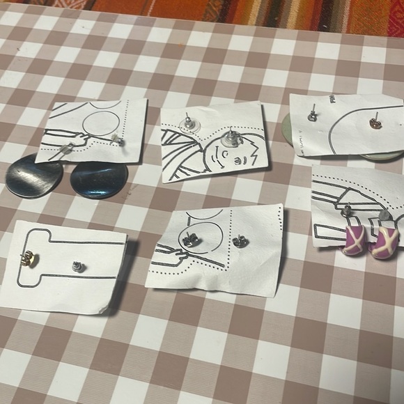 VTG Set Of Pierced Earrings 6 Pairs - Picture 2 of 2